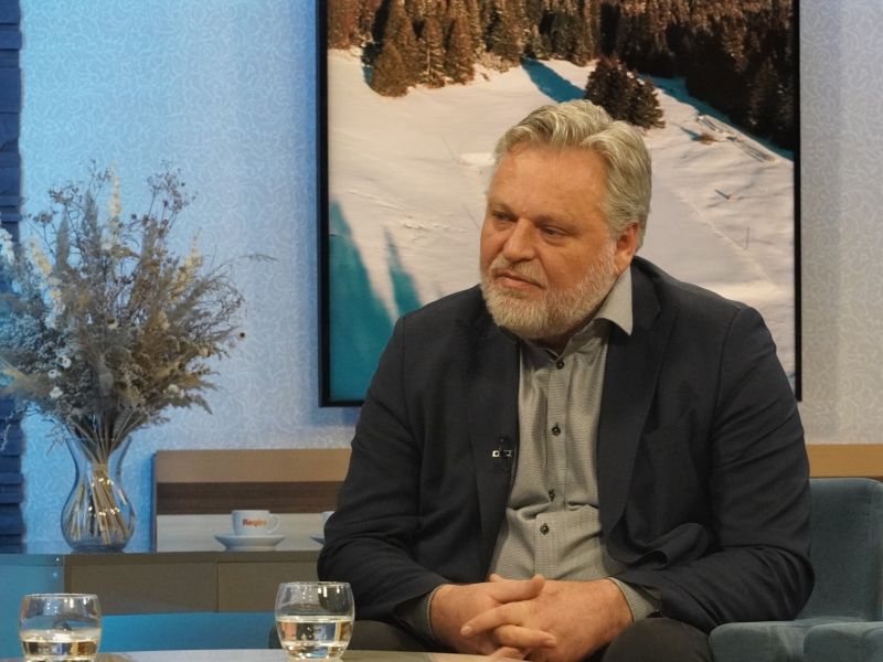 Prof. Jaroslav &Scaron;&aacute;lka v &scaron;t&uacute;diu STVR