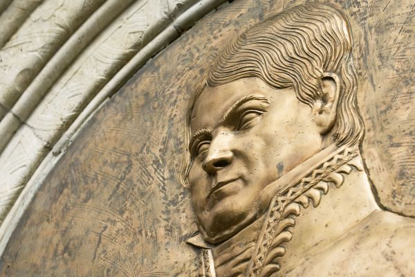 Podobizeň Jozefa Dekreta Matejovie na jednom z pam&auml;tn&iacute;kov 