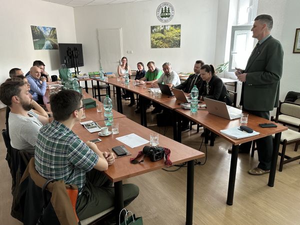 Stretnutie so srbskými expertami, prihovára sa im M. Sarvaš 