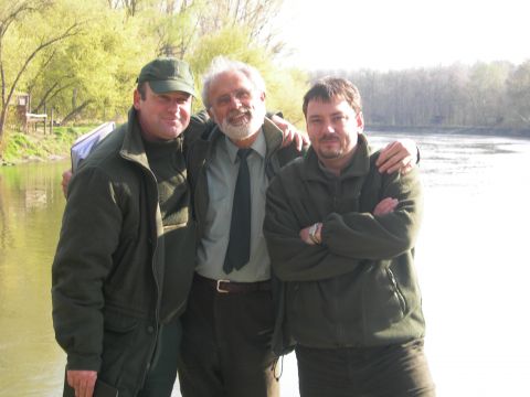 Na pozvanie Lesov ČR boli na sútoku Moravy a Dyje v apríli 2008 aj vtedajší komunikátori š. p. LESY SR: Zľava Jozef Marko, Ján Mičovský a Peter Gogola