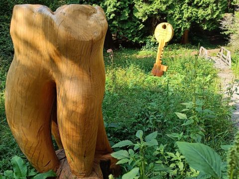Drevené sochy v Arboréte Kysihýbel 