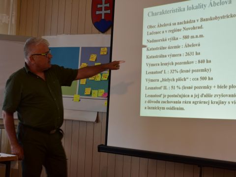 Ing. Peter Zima prezentuje návrh vodozádržných opatrení v lese