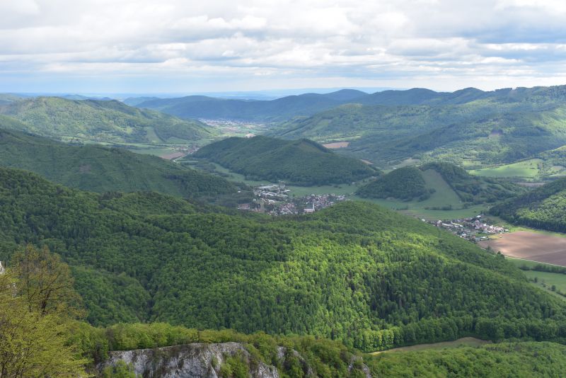 Pohľad z Muránskej planiny na okolitý región
