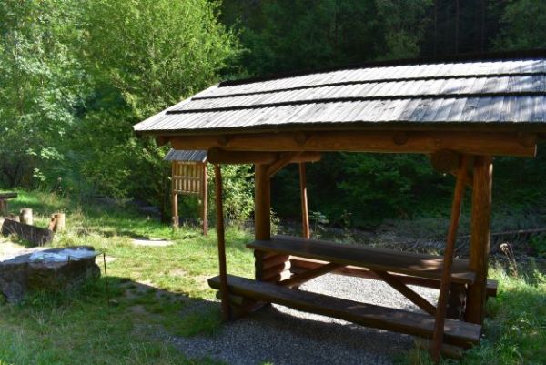 Aj toto je výsledok práce vlastníkov lesov vo Vrátnej pre turistov 