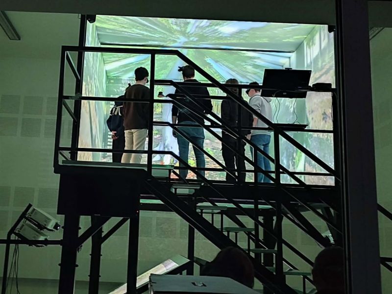 &Scaron;tudenti vo virtu&aacute;lnej jaskyni 
