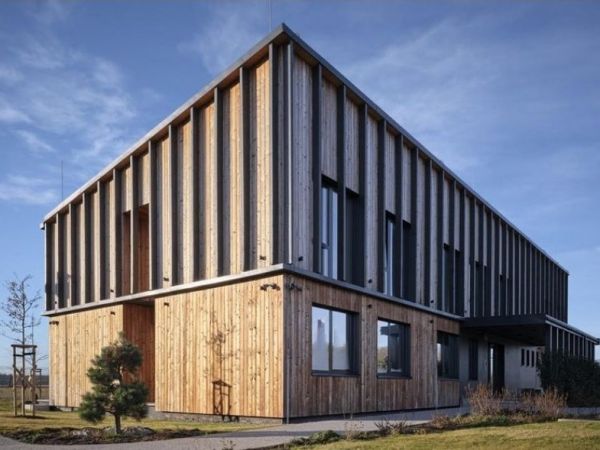 Administratívna budova v Malackách 