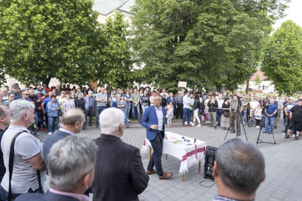 &Uacute;častn&iacute;ci protestn&eacute;ho zhromaždenia v Detve 