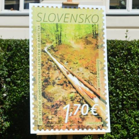 Vizuál poštovej známky s lesníckou tematikou