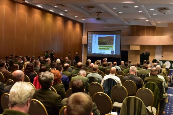 Pohľad na &uacute;častn&iacute;kov konferencie APOL 2022