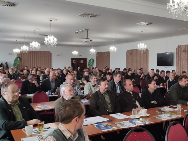 &Uacute;častn&iacute;ci konferencie SVOL 