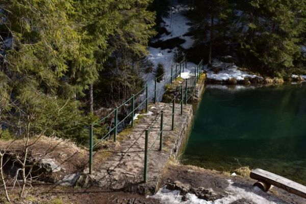 Aj túto pevnú kvalitnú hrádzu v Slovenskom raji vybudovali lesníci - z hrabušického urbáru