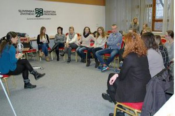 Do matersk&yacute;ch &scaron;k&ocirc;l ide Envirominimum