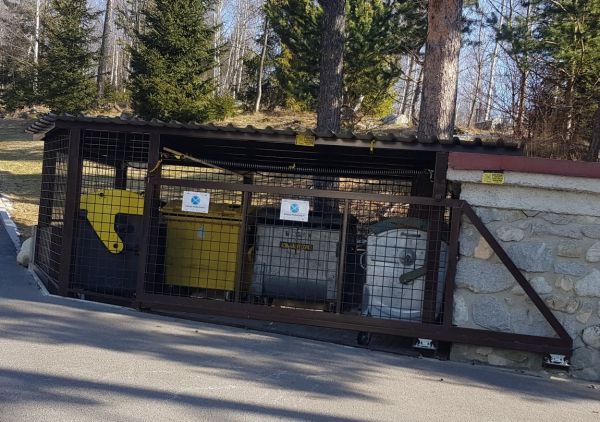 Spr&aacute;vne zabezpečen&eacute; stojisko kmun&aacute;lneho odpadu 