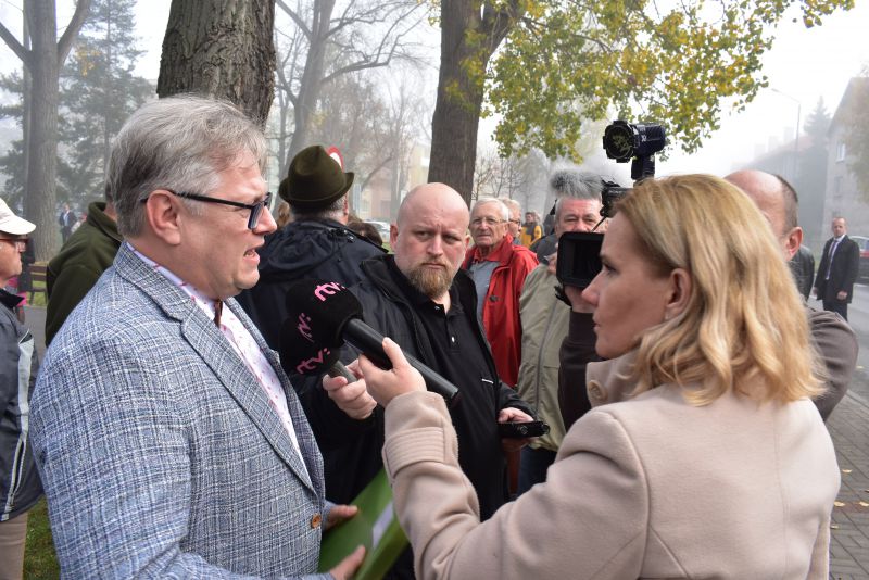 Ing. Milan Ovseník odpovedá na otázky novinárov 
