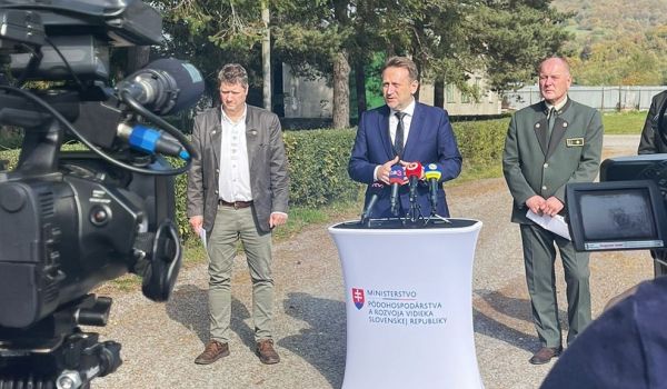 Momentka z dne&scaron;nej tlačovej konferencie v Uliči