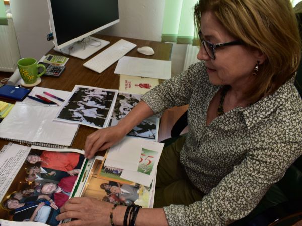 Ing. Jana Herchlov&aacute; s fotogragiami z p&ocirc;sobemia vo FS Poľana a zo stretnutia folkloristov po rokoch 