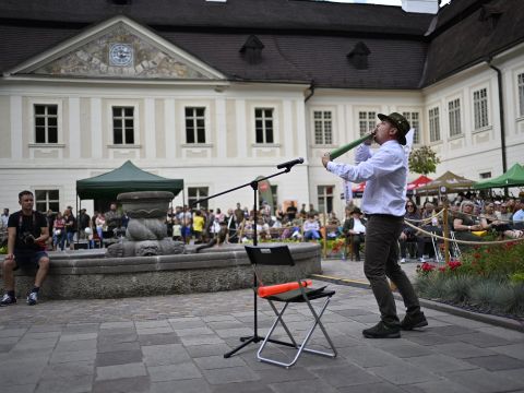 Momentka zo súťaže vo vábení zveri