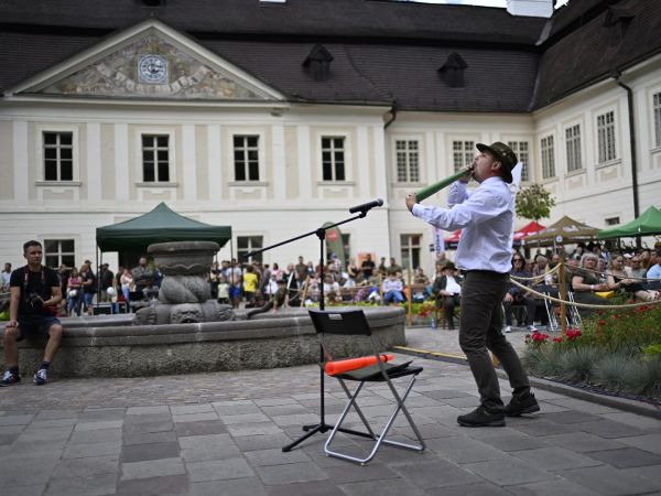 Momentka zo súťaže vo vábení zveri