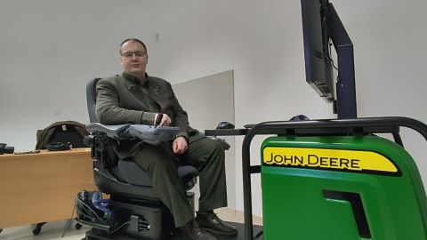 Budúci lesníci sa môžu naučiť plnohodnotne ovládať moderné harvestorové technológie pri ťažbe, manipulácii a odvoze dreva