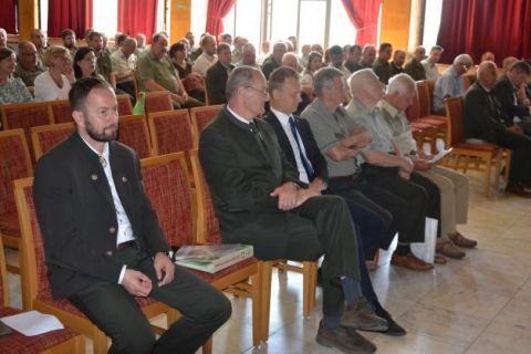 Pohľad na účastníkov Valného zhromaždenia Slovenskej lesníckej komory vo Zvolene 