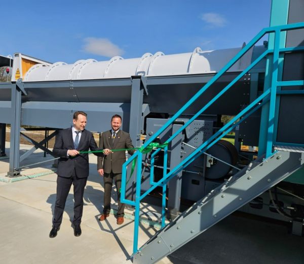 Momentka z dne&scaron;n&eacute;ho otvorenia centra excelentnosti s 3D skenerom 