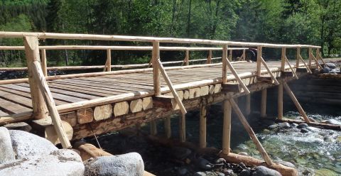 Brehy spája nový most