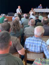 Minister J&aacute;n Mičovsk&yacute; na stretnut&iacute; so s&uacute;kromn&yacute;mi vlastn&iacute;kmi lesov v Liptovskom Hr&aacute;dku