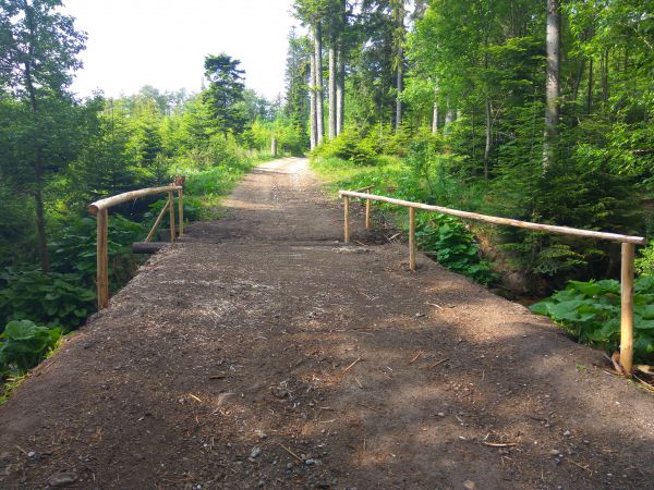 Chodn&iacute;k op&auml;ť sl&uacute;ži turistom