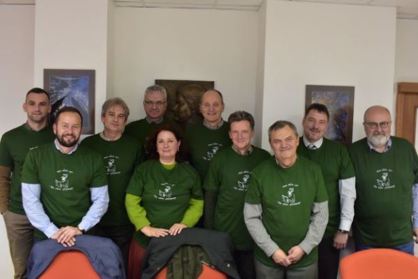 &Uacute;častn&iacute;ci včeraj&scaron;ieho zasadnutia redakčnej rady LES a Letokruhy, zľava Igor Viszlai ml., Peter Balogh, Marek Fabrika, Igor Viszlai st., Katar&iacute;na Chv&aacute;lov&aacute;, Jozef Jendruch, Miroslav T&ouml;k&ouml;ly, Franti&scaron;ek &Scaron;tulajter., Peter Gogola a Jan V&aacute;clav&iacute;k 