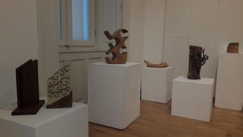 Časť výstavy Etudy z dreva v Lesníckom a drevárskom múzeu