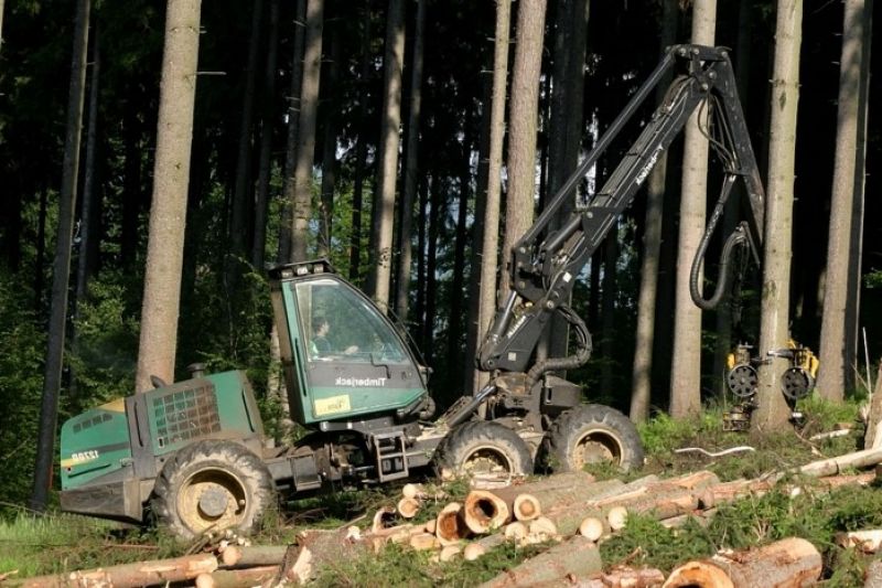 Lesná technika Lesov ČR