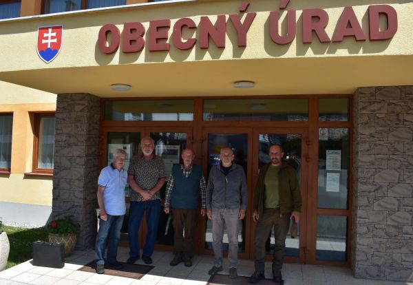 Urb&aacute;rnici zo Z&aacute;važnej Poruby. Zľava Pavel Staroň, Miroslav Kov&aacute;č, J&aacute;n Kuľhav&yacute;. J&aacute;n Kamien a OLH Peter Gajdo&scaron; 