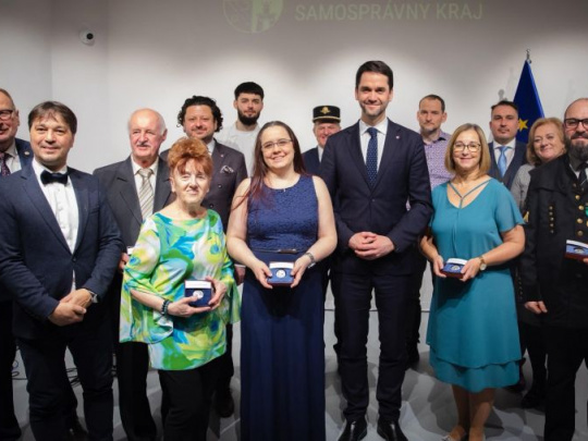 Ocenené osobnosti Banskobystrického samosprávneho kraja aj v časopise LES & Letokruhy: Medzi vybranými ľuďmi Igor Patráš st. a Pavel Michal