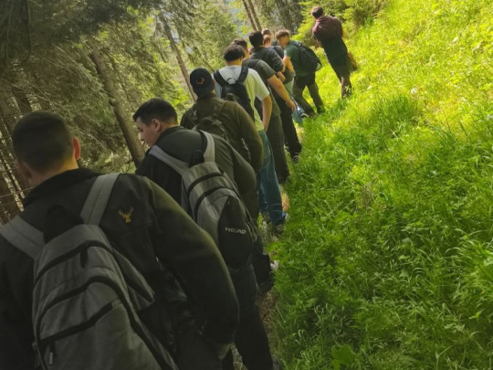 Žiaci zo Strednej odbornej školy lesníckej a drevárskej J. D. Matejovie v Liptovskom Hrádku: Les je najlepšou učebnicou
