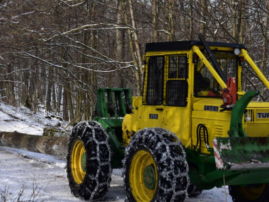Zastaraná technika v lesnom hospodárstve: Priemerný vek kolesových traktorov je až 20 rokov, majú dávno po svojej životnosti a mali byť už najmenej trikrát obmenené